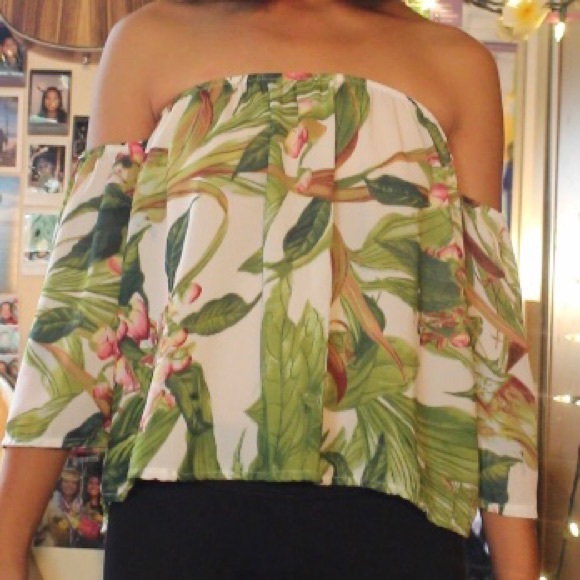 Floral Off The Shoulder Top - Picture 8 of 8